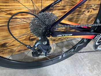 Used Specialized Amira SL4 Expert 2016 2016 Road & Gravel, Black — image 5 of 7