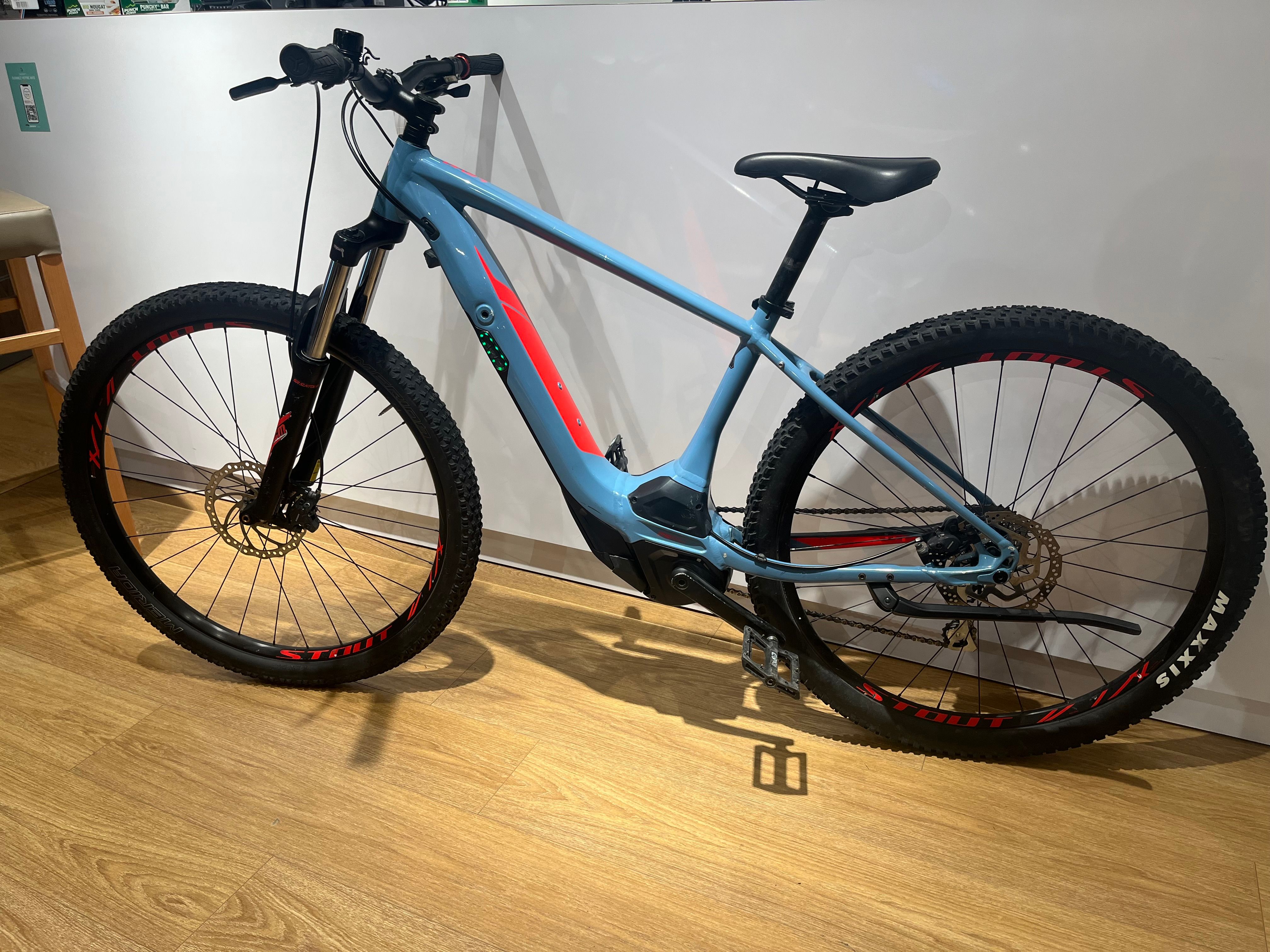 Specialized Turbo Levo Hardtail used in S buycycle