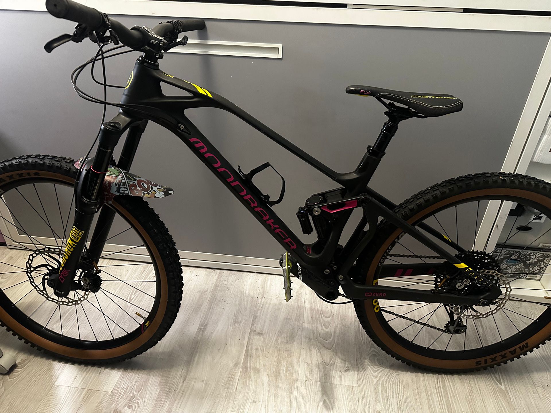 Mondraker foxy carbon xr 27.5 on sale