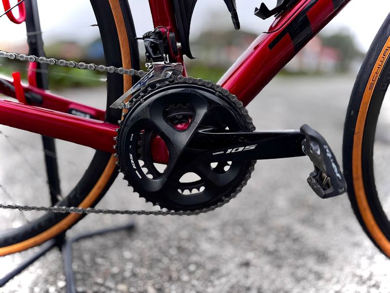 Used Trek Domane SL 5 2021 Road & Gravel, Red — image 4 of 10