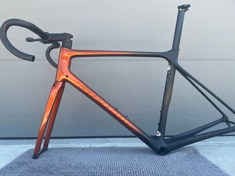 Giant TCR Advanced Pro Disc 0 Ultegra Di2 used in M buycycle