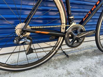Used Scott Addict SL 2017 2017 Road & Gravel, Black — image 2 of 3