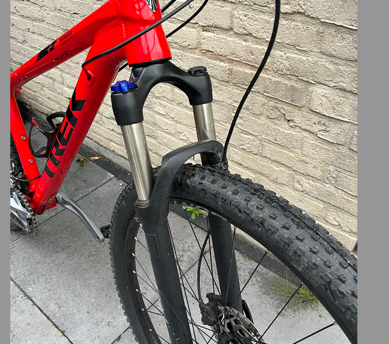 Used Trek X-Caliber 7 2021 Mountainbike, Red — image 4 of 4