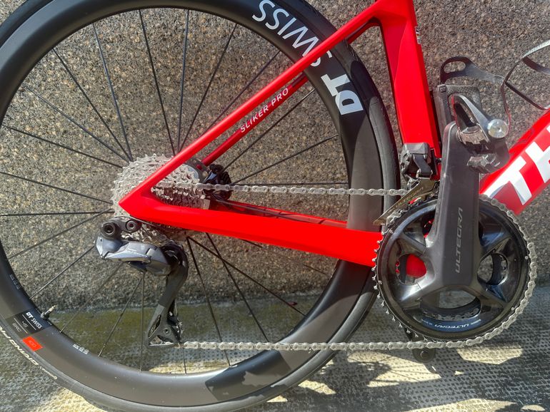 Used Thoemus Sliker Pro Ultimate Ultegra Di2 rot 2024 Road & Gravel, Red — image 6 of 7