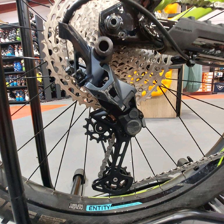 Used Polygon Siskiu T7 2024 2024 Mountainbike, Green, 27.5, 29 — image 4 of 8