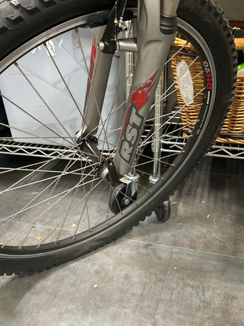 Used Specialized Men's Rockhopper Sport 2015 Road & Gravel, Black — image 4 of 5