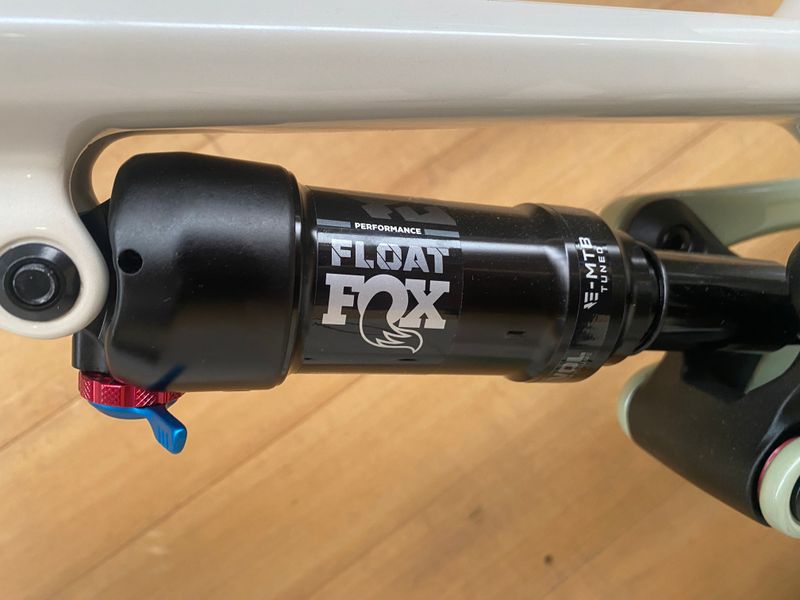 Gebrauchtes Focus VAM² SL 9.8 2024 2024 Mountainbike, Hellgrau, other — Bild 9 von 10
