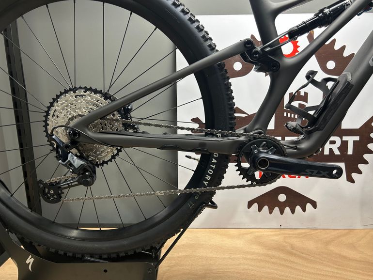 Used Specialized Stumpjumper Comp 2022 2022 Mountainbike, Light Gray, 29 — image 3 of 7