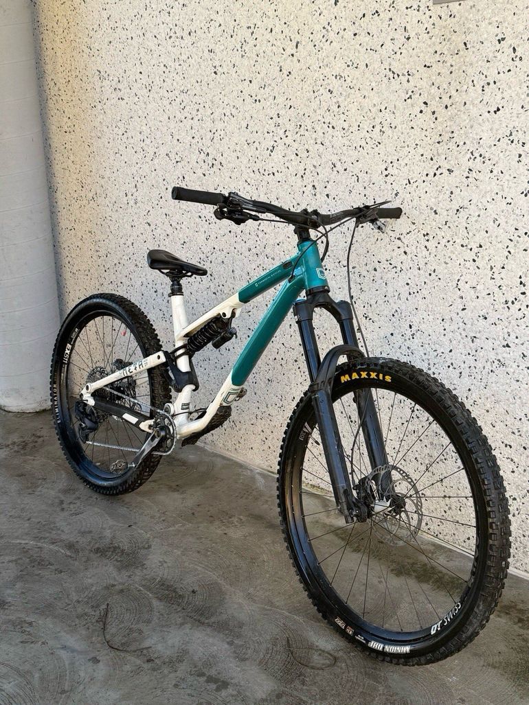 Used Commencal META AM 29 SIGNATURE 2021 2021 Mountainbike, White, 29 — image 33 of 35