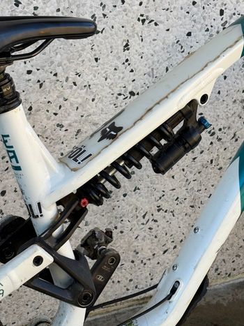 Used Commencal META AM 29 SIGNATURE 2021 2021 Mountainbike, White, 29 — image 8 of 35