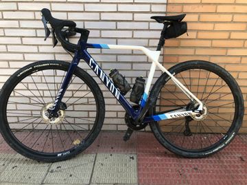 Canyon Inflite CF SL 7 2023 2023 Road & Gravel d'occasion — image 1 sur 4