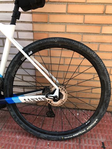 Canyon Inflite CF SL 7 2023 2023 Road & Gravel d'occasion — image 2 sur 4