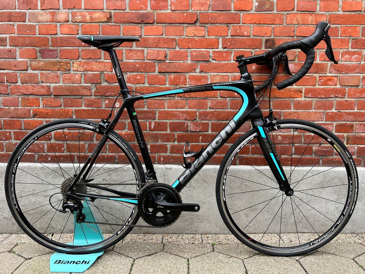 Bianchi Bianchi Intenso Carbon Shimano 11x2/Size 59/Fulcrum/Good Condition! 2019