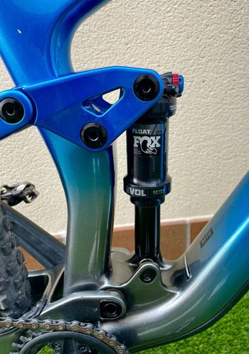 Trek Top Fuel 9.7 2023 2023 Mountainbike usato, Blu — immagine 4 di 7