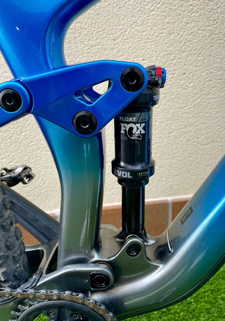 Trek Top Fuel 9.7 2023 2023 Mountainbike usato, Blu — immagine 4 di 7