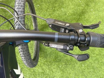 Trek Top Fuel 9.7 2023 2023 Mountainbike usato, Blu — immagine 5 di 7