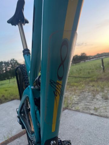 Używany Yeti SB4.5 TURQ XT 2018 2018 Mountainbike — zdjęcie 9 z 11