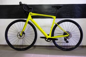 Used BMC Roadmachine X TWO 2023 2023 Road & Gravel, White — image 1 of 16
