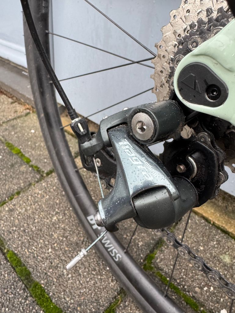 Used Canyon Endurace 6 2024 2024 Road & Gravel, Black — image 14 of 16