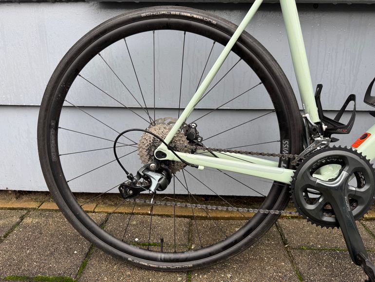 Used Canyon Endurace 6 2024 2024 Road & Gravel, Black — image 3 of 16