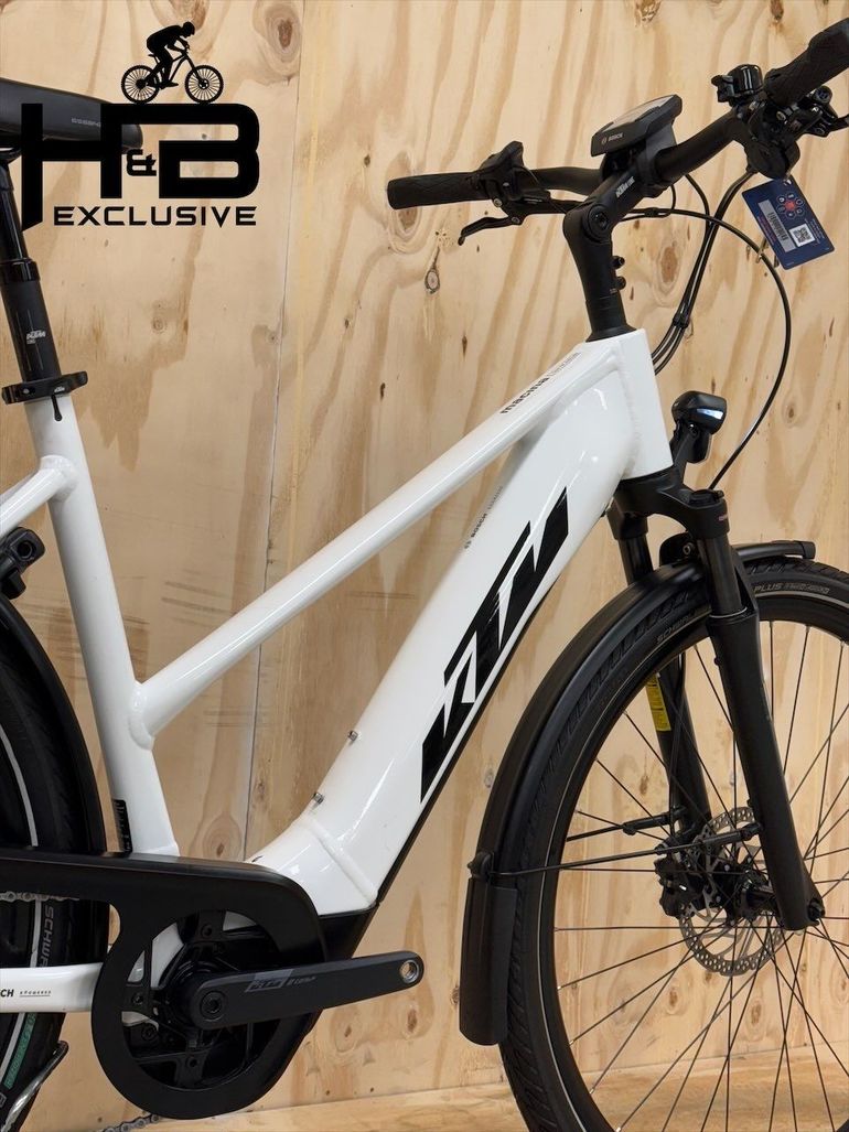 Used KTM Macina Tour CX 625 LTD Shimano 2023 Mountainbike, White — image 14 of 16