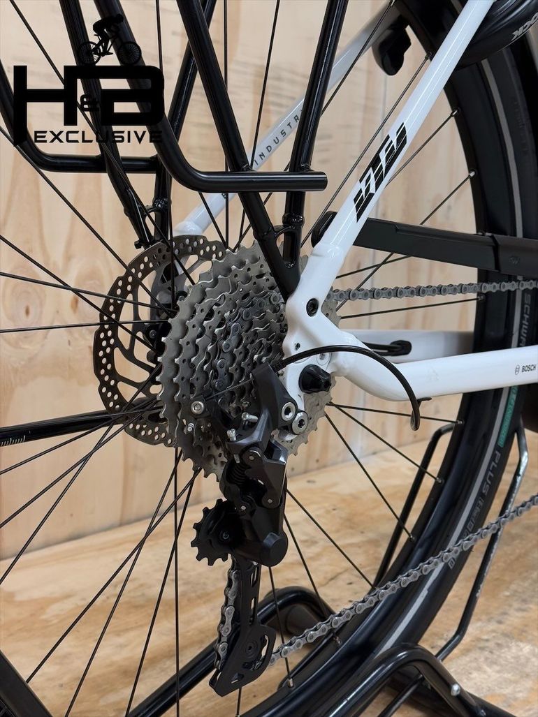 Used KTM Macina Tour CX 625 LTD Shimano 2023 Mountainbike, White — image 16 of 16