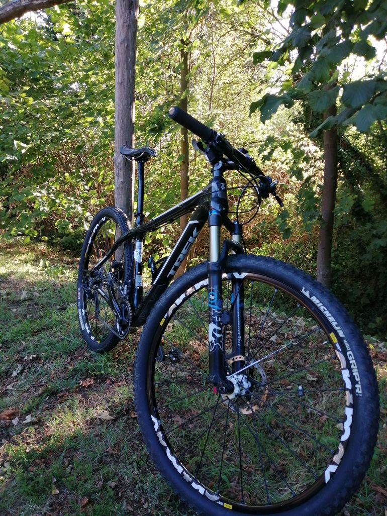 Used Trek Superfly 5 2014 2014 Mountainbike, Negro — image 4 of 5