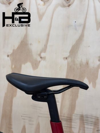 Used Trek Domane SL 6 Carbon Shimano Ultegra 2023 Road & Gravel, Red — image 10 of 13