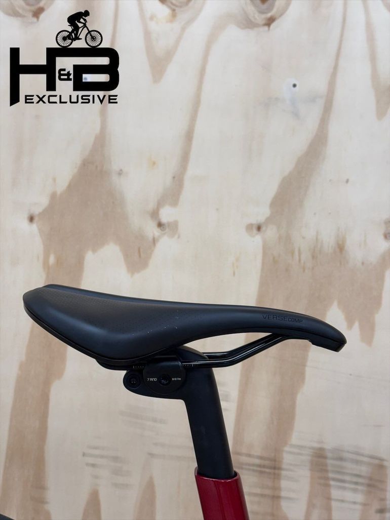 Used Trek Domane SL 6 Carbon Shimano Ultegra 2023 Road & Gravel, Red — image 10 of 13