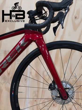 Used Trek Domane SL 6 Carbon Shimano Ultegra 2023 Road & Gravel, Red — image 4 of 13