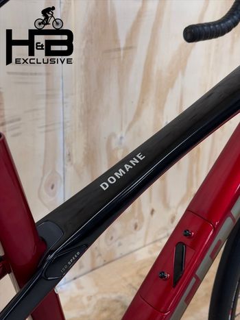 Used Trek Domane SL 6 Carbon Shimano Ultegra 2023 Road & Gravel, Red — image 9 of 13