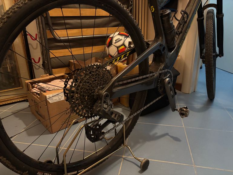 Used Scott Spark RC Team Issue 2024 2024 Mountainbike, Black, 29 — image 4 of 6
