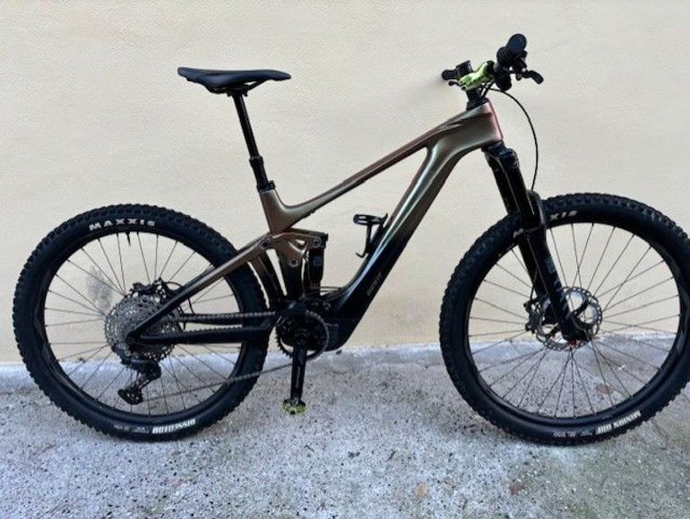 Used Giant X advanced e+ elite 2023 Mountainbike, Black — image 1 of 7