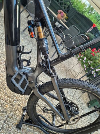 Used Specialized Turbo Levo Expert 2022 Mountainbike, Schwarz — image 10 of 19