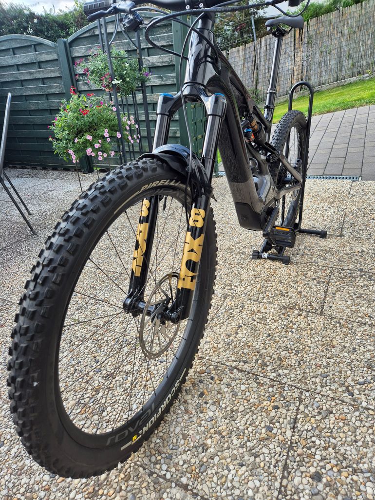 Used Specialized Turbo Levo Expert 2022 Mountainbike, Schwarz — image 16 of 19