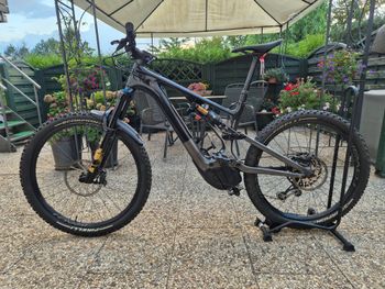 Used Specialized Turbo Levo Expert 2022 Mountainbike, Schwarz — image 2 of 19
