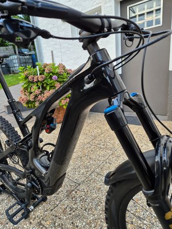 Used Specialized Turbo Levo Expert 2022 Mountainbike, Schwarz — image 12 of 19