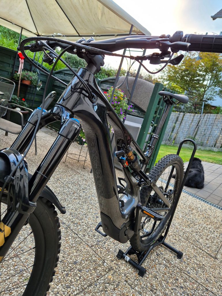 Used Specialized Turbo Levo Expert 2022 Mountainbike, Schwarz — image 11 of 19