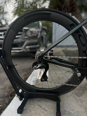 Used Specialized Tarmac SL8 Pro Ultegra Di2 2024 Road & Gravel, Green — image 3 of 8