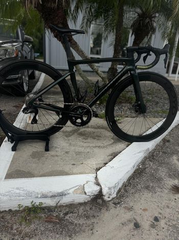 Used Specialized Tarmac SL8 Pro Ultegra Di2 2024 Road & Gravel, Green — image 7 of 8