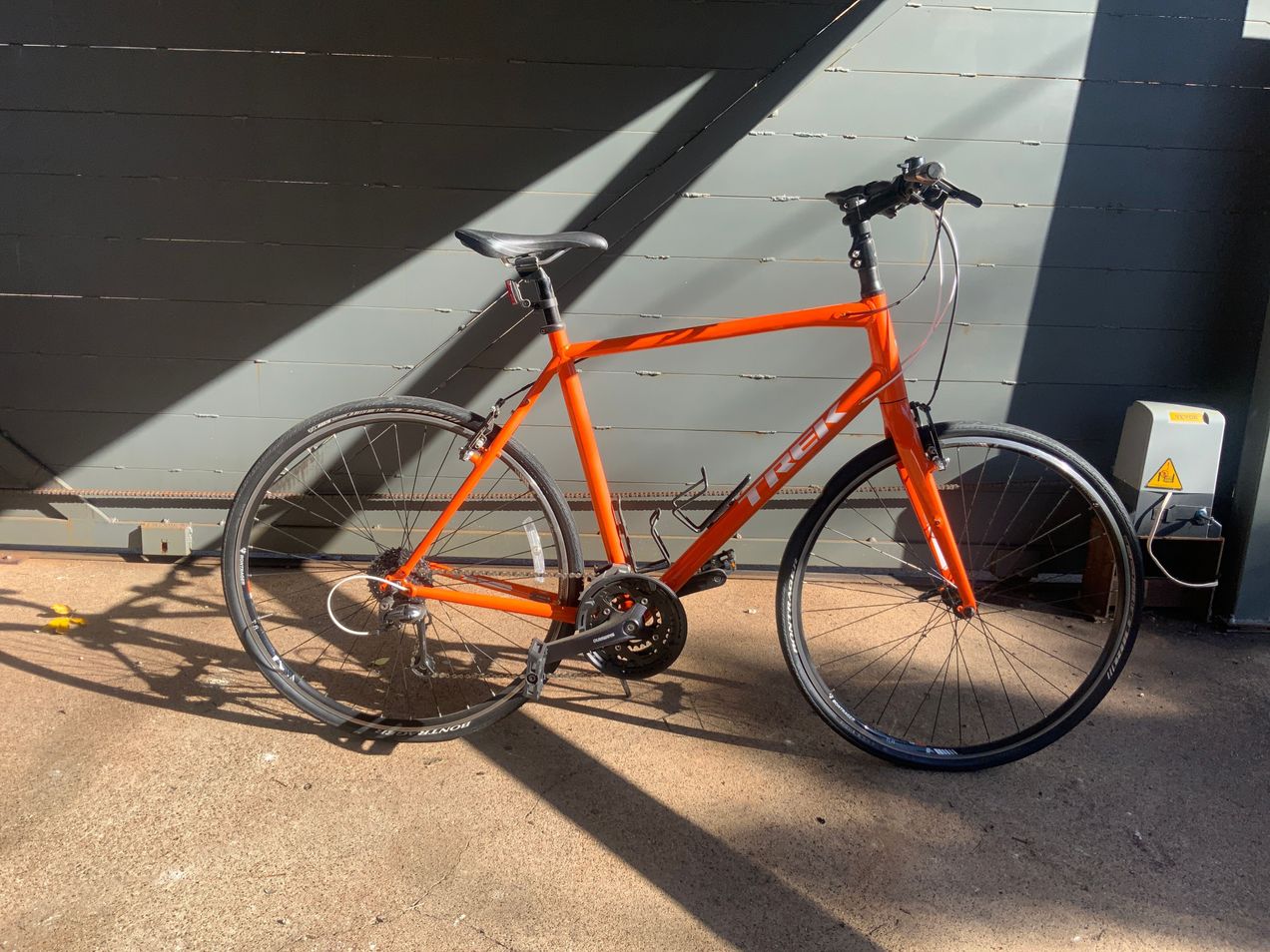 自転車 Treck fx 7.4 colour orange Treck fx 7.4 colour orange