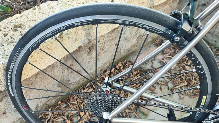 Used Lynskey Racing 150 Titanio - Peso 7, 8 Kg. senza pedali - Gruppo Shimano Ultegra R8000 - Ruote Fulcrum Racing 0 2019 Road & Gravel, Light Gray — image 9 of 10