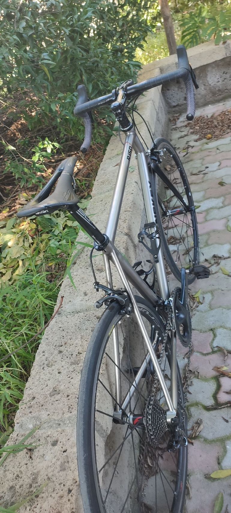 Used Lynskey Racing 150 Titanio - Peso 7, 8 Kg. senza pedali - Gruppo Shimano Ultegra R8000 - Ruote Fulcrum Racing 0 2019 Road & Gravel, Light Gray — image 3 of 10
