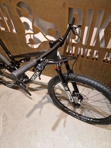 Used Specialized Epic Expert 2022 Mountainbike, Light Gray — image 11 of 11