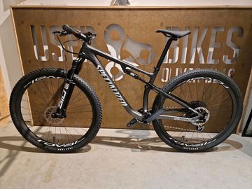 Used Specialized Epic Expert 2022 Mountainbike, Light Gray — image 8 of 11