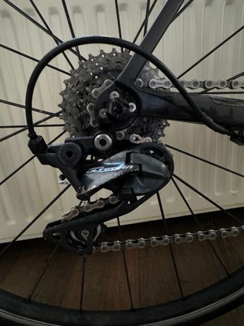 Used Canyon Endurace CF SL Disc 8.0 2018 2018 Road & Gravel — image 2 of 9