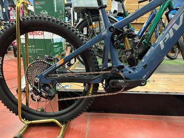 Used Pivot versione TEAM 2025 Bosch race 2025 Mountainbike, Blue — image 7 of 8