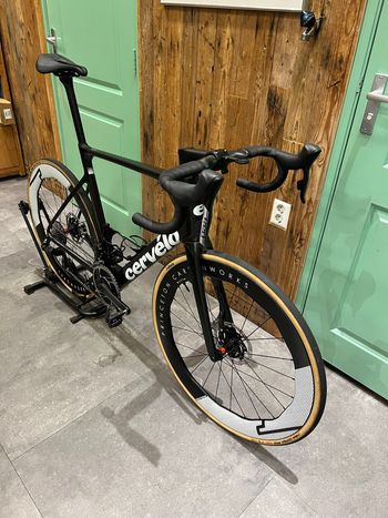 Used Cervélo Soloist SRAM Red AXS 2023 Road & Gravel, Black — image 2 of 3