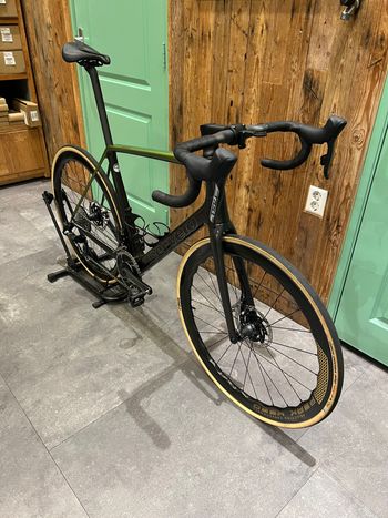 Použité Cervélo R5 Red AXS 2023 Road & Gravel — obrázek 2 z 3