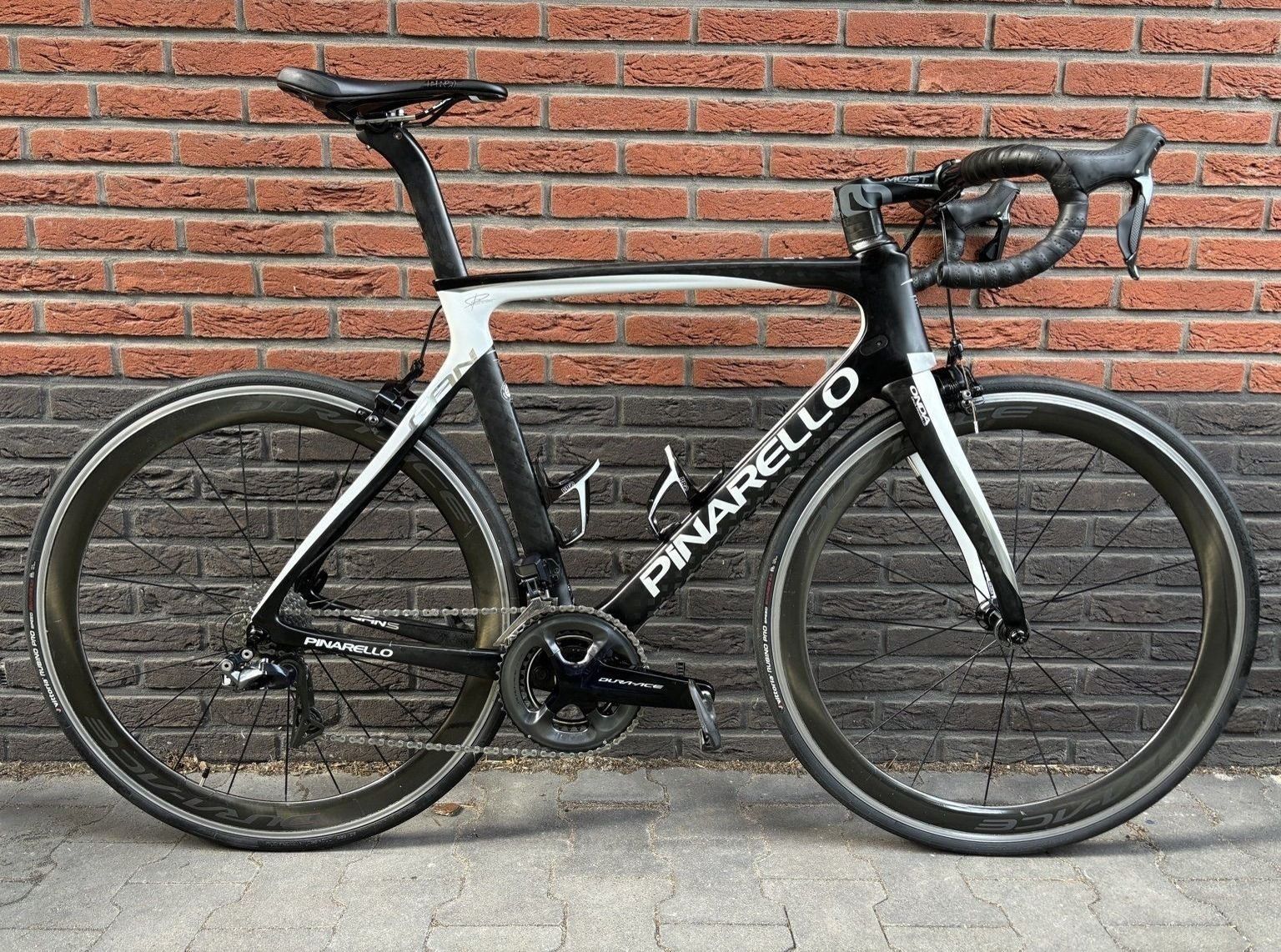 【美品】 PINARELLO GAN 2016 2016 Pinarello Gan RS Mens Carbon Road Bike in Black